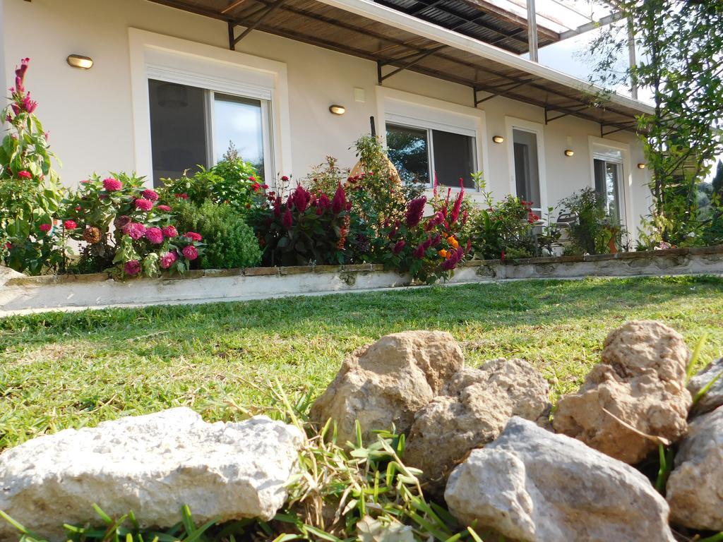 Olga'S Hill Villa Перама Екстериор снимка